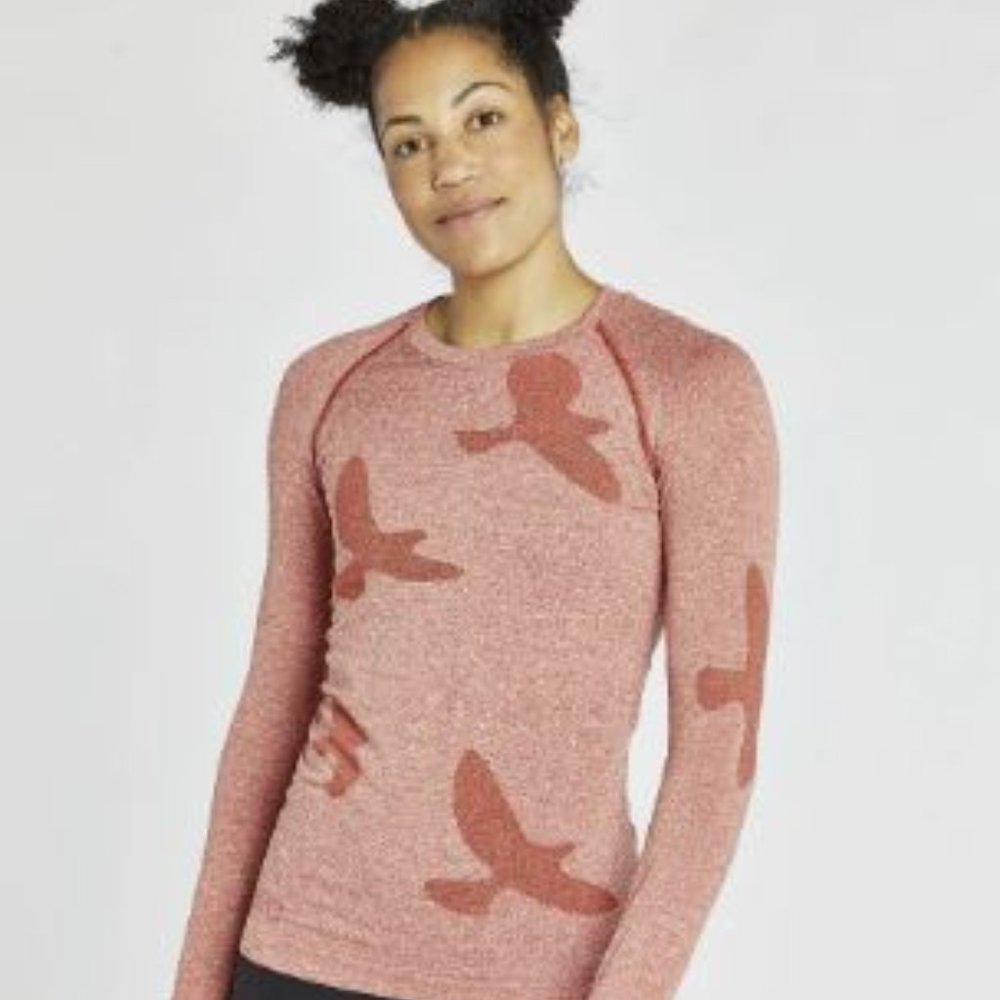 Oiselle Flyte Seamless Long Sleeve Athletic Running Tee T-Shirt Carmine Medium